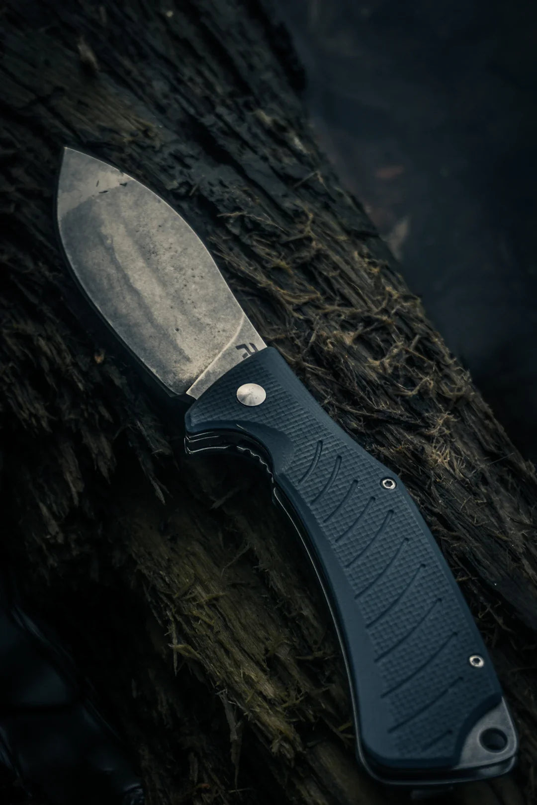 Foldable vs. Fixed Blade Knives: Choosing the Right Companion for Your Adventure - Shokunin USA