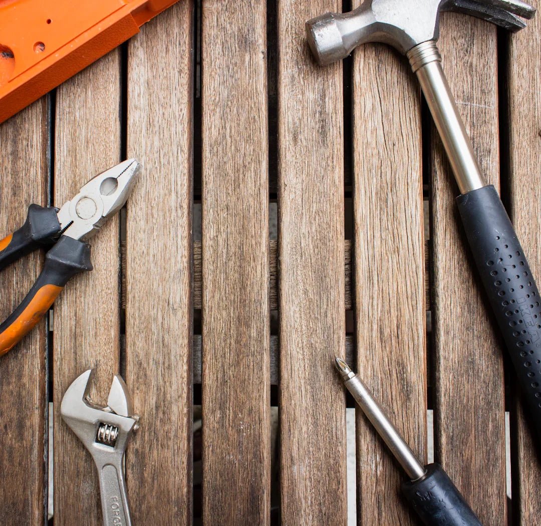 Pocket Knives vs Multi-tools: Which Wins the Utility Battle? - Shokunin USA