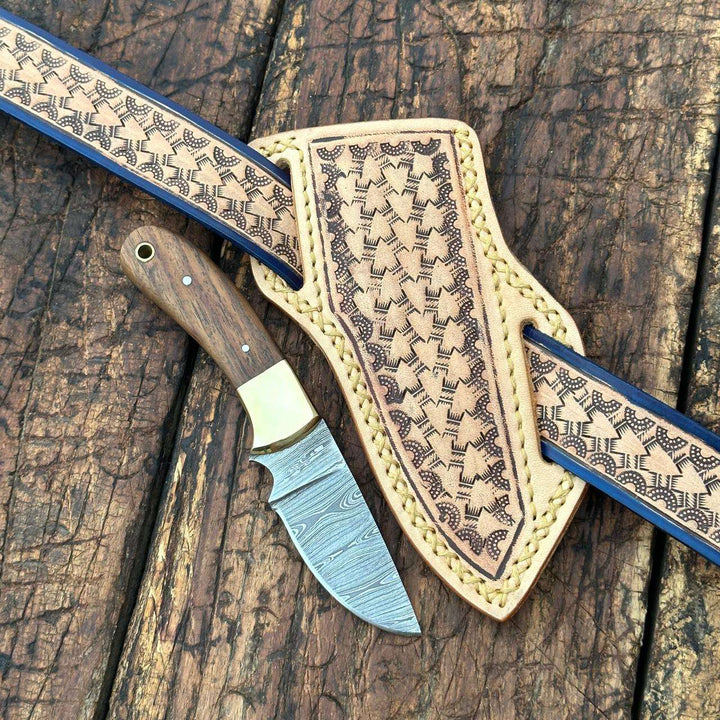 Fixed blade knife. - Desert Moon Handmade Damascus Skinner Knife with Handtooled Sheath &amp; Belt - Shokunin USA