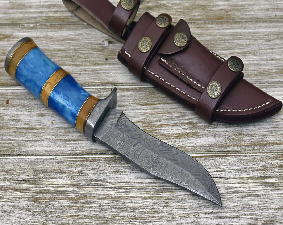 Damascus Knife - Lightbane Damascus Big Game Hunting Knife with Bone, Olive Wood Handle & Sheath - Shokunin USA