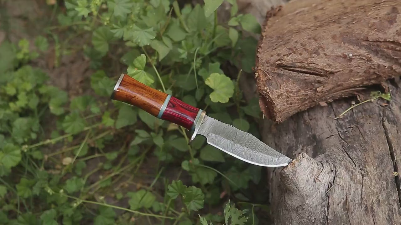 Custom Handmade Bowie Knive - Hand-Forged Damascus Steel Blade, Full Tang, Fixed Blade Knive, Hunting Gifts for Men, Camping, and Survival.
