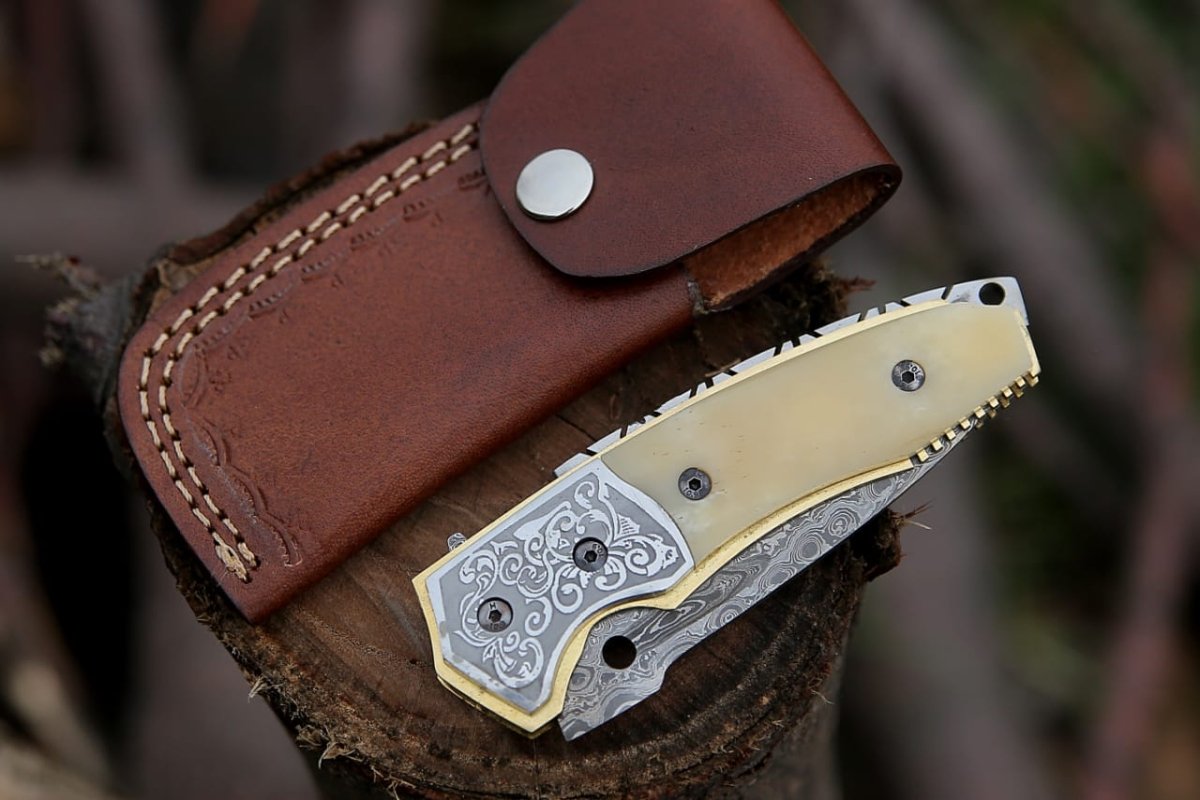 Damascus Knife - Trailblazer Damascus Pocket Knife with Bone Handle - Shokunin USA